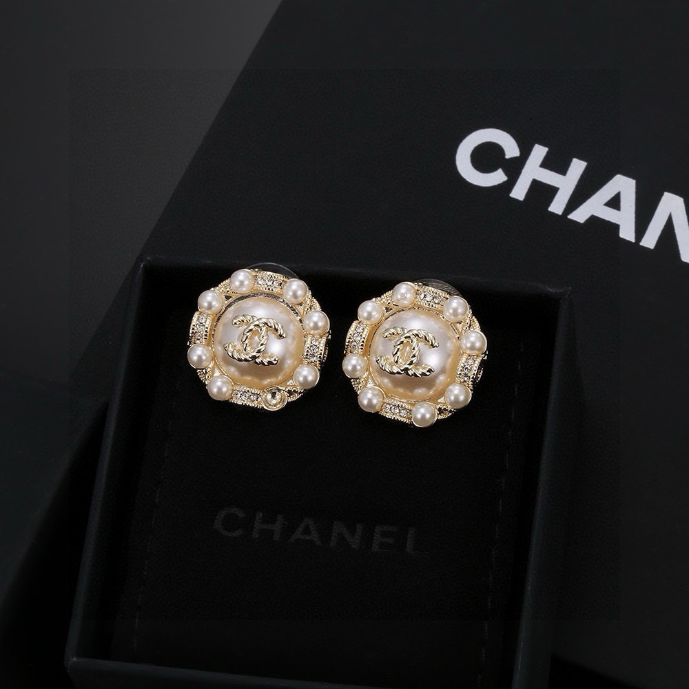 FWEH02 | CHANEL Earrings(P45)
