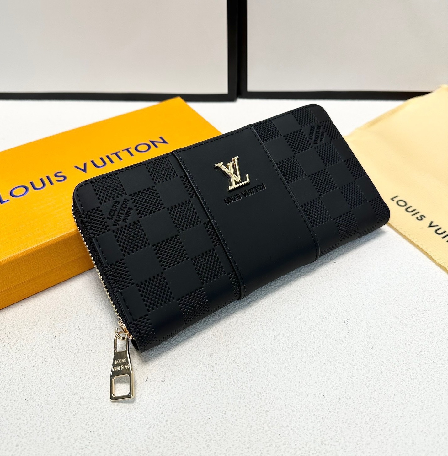 FMB01 |  LOUIS VUITTON Male Bag  (500229-P180)